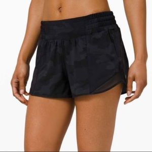 lululemon hotty hot shorts ii 2.5” black coal camo size 4